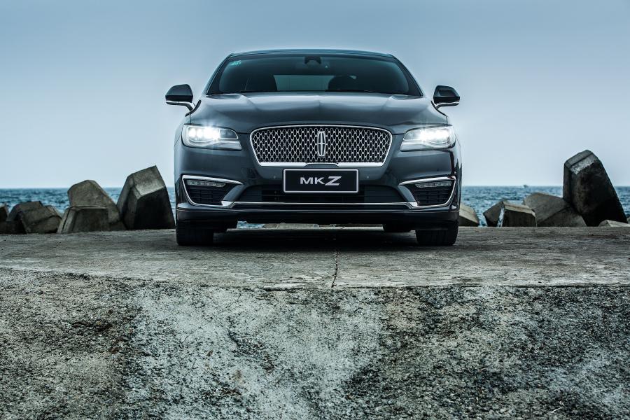  Lincoln MKZ H 2017 года  (CN) (фото 10 из 40)